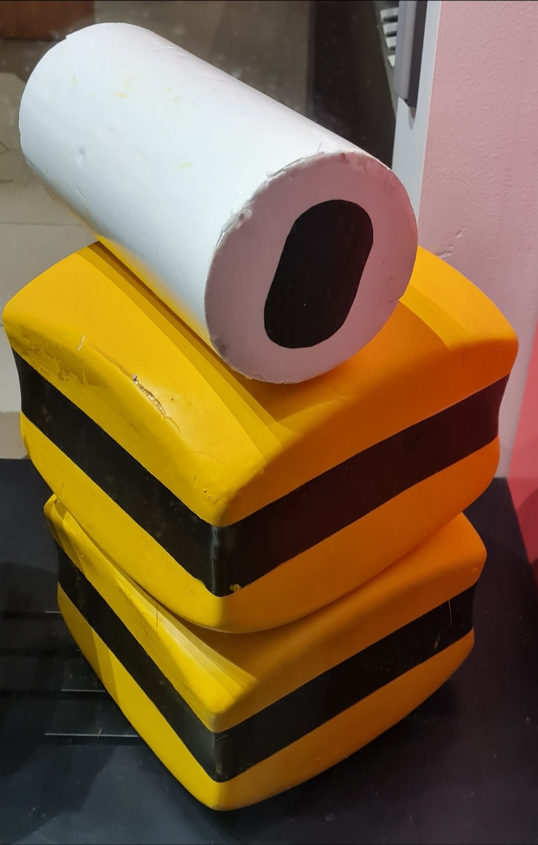 Här ser du finsk lakrits som man kan lägga in i sin mineralvatten.